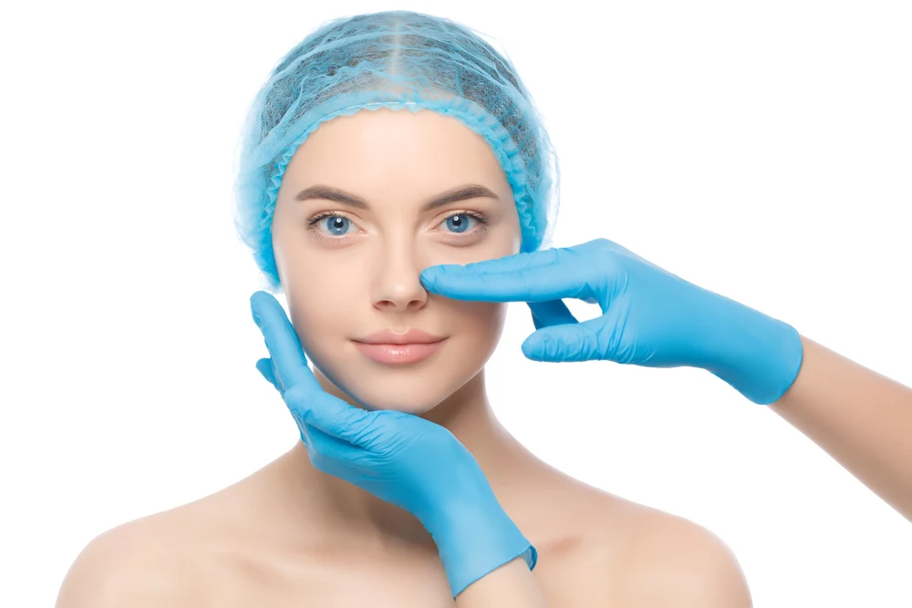 Valoración de la nariz para cirugía facial